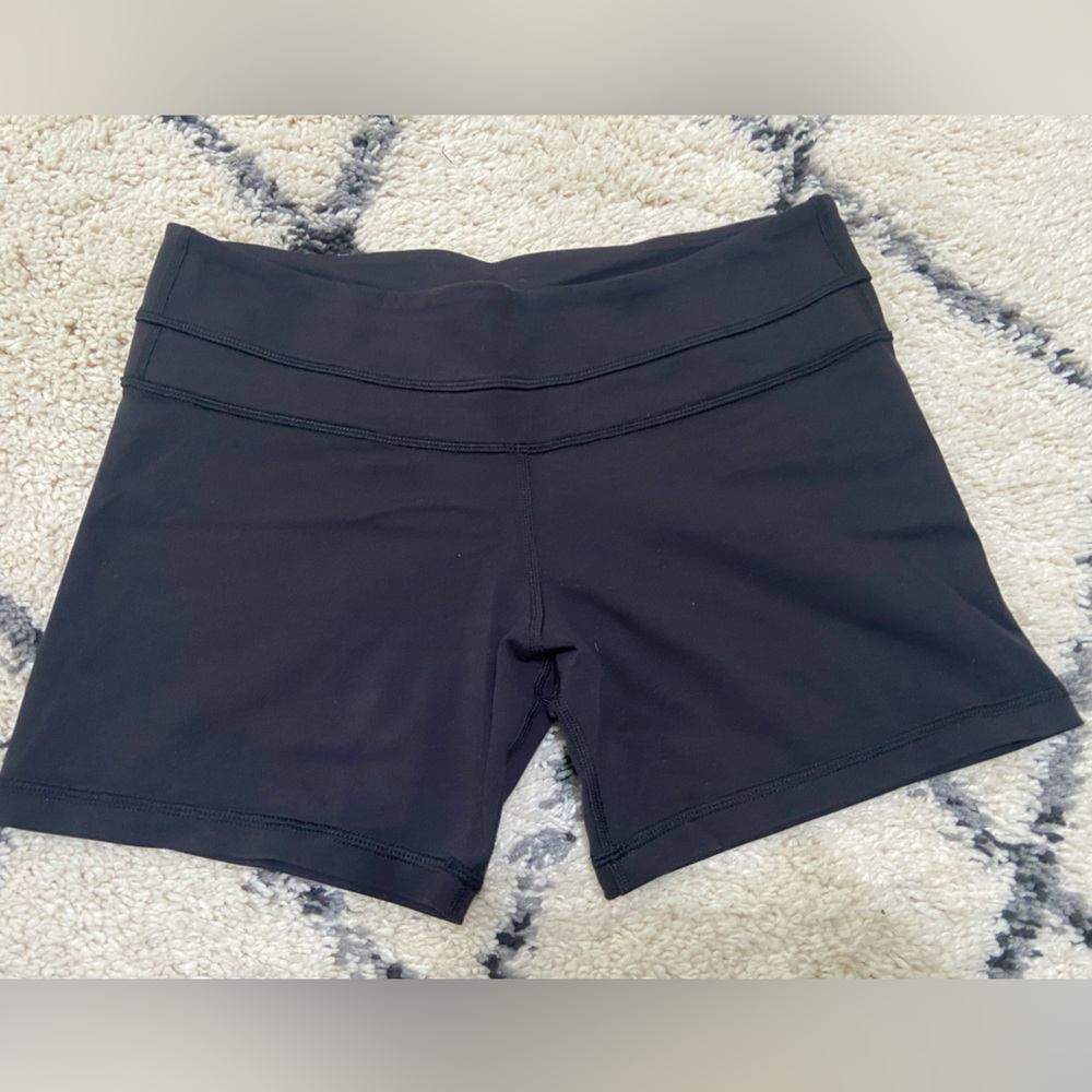 Lululemon Groove short size 8